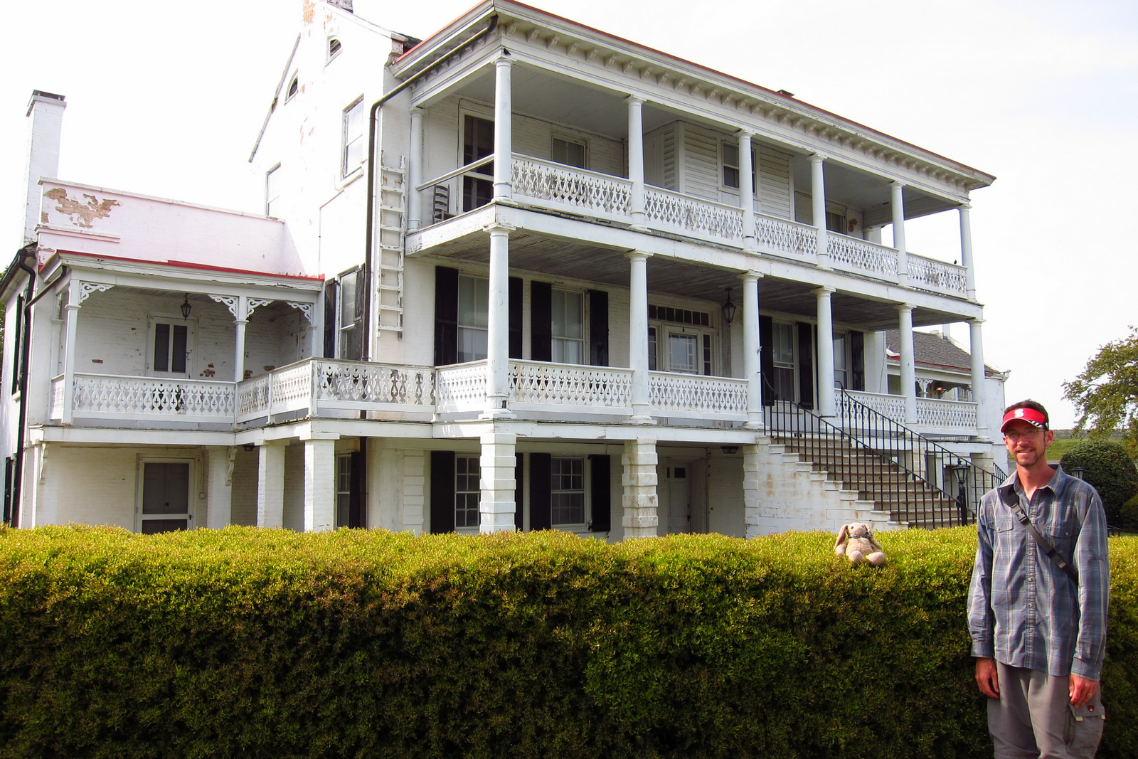 Scott with a house that Lincoln stayed at when he was visiting the fort